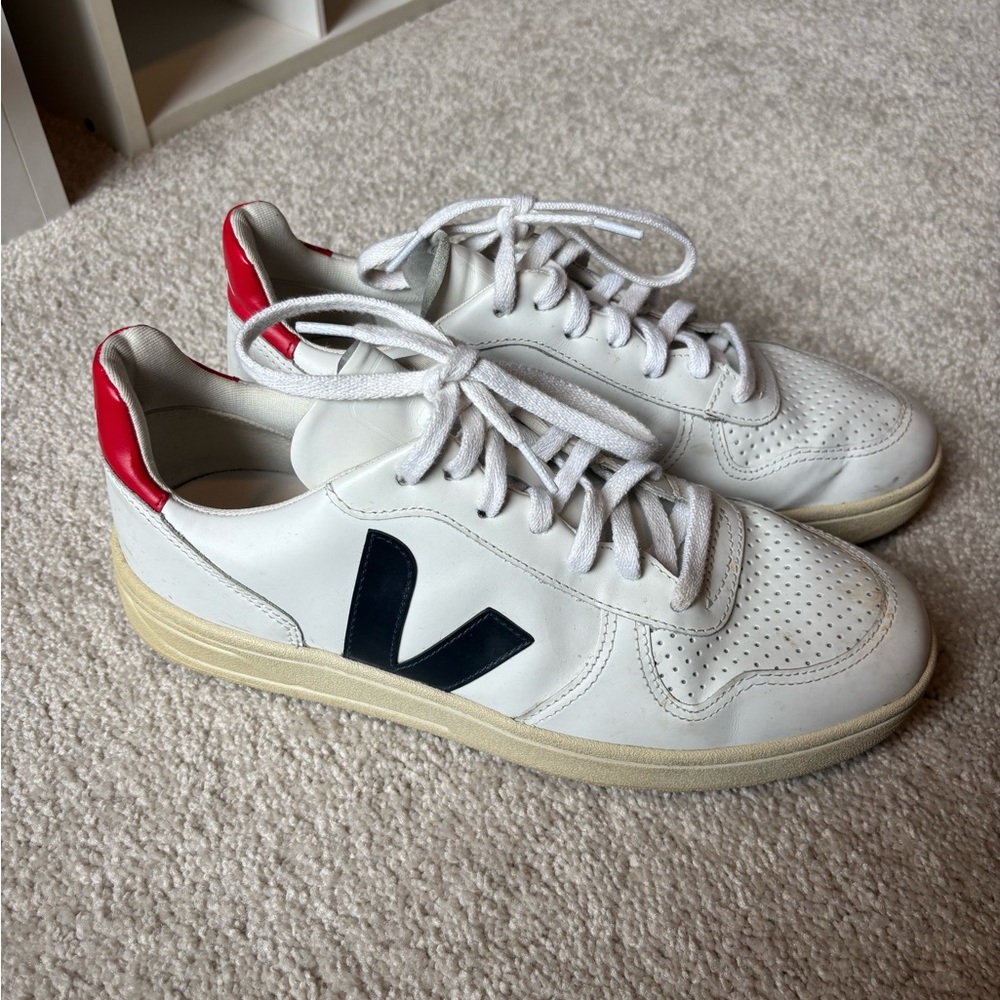 Women’s size 10 Veja Sneakers